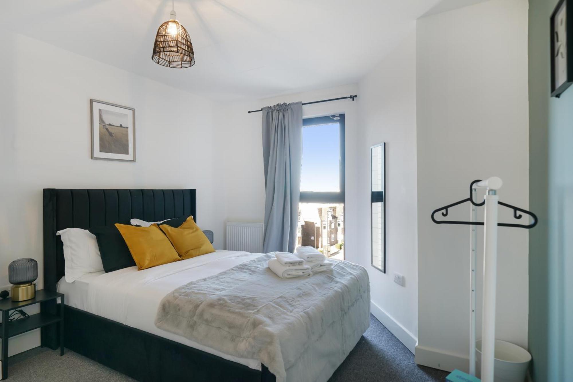 One And Two Bed Apartments Slough Near Heathrow Colnbrook Exterior foto